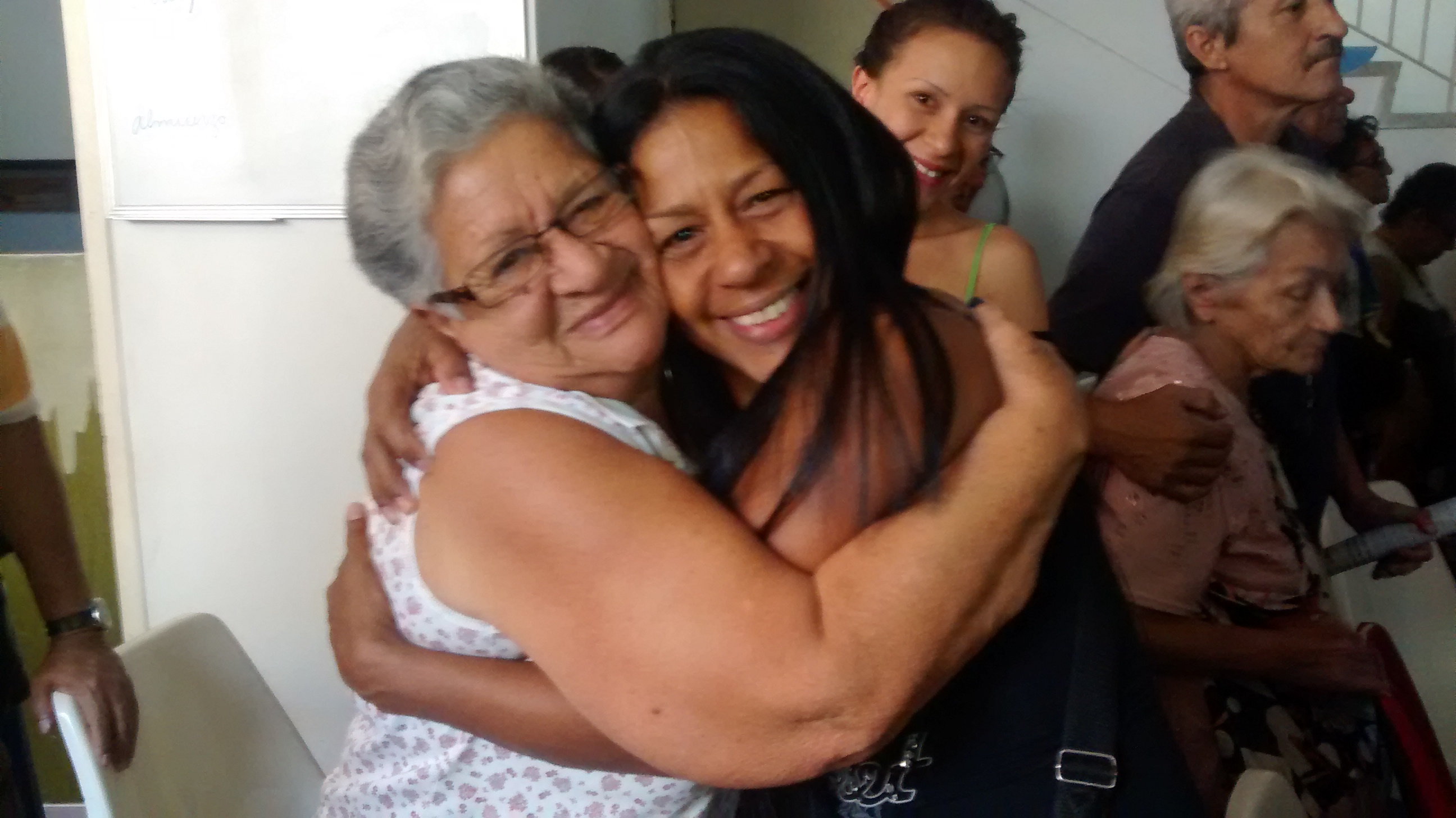 Abuelos Miranda busca integración entre familiares y adultos mayores