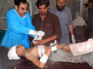 Atentado suicida causa al menos veinte muertos en mezquita al noroeste de Pakistán