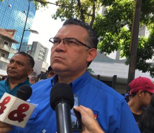 Enrique Márquez dice que reuniones con el Gobierno han sido una pérdida de tiempo