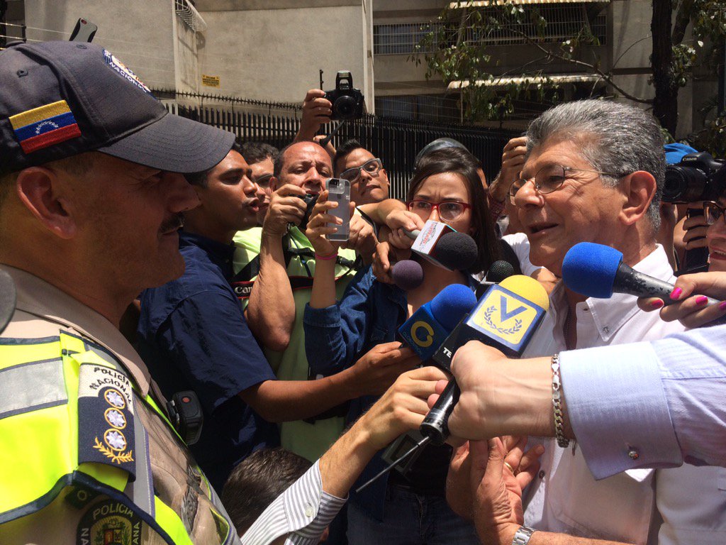 Ramos Allup sobre barricada: Le recuerdo a Jorge Rodríguez que en Caracas somos mayoría