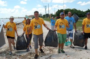 En el día mundial de las playas, concejal Vidal exige saneamiento del río Guaire