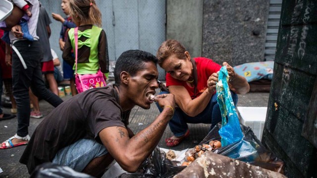 Venezolanos-comiendo-desechos (6)