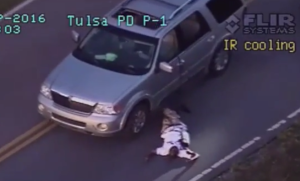 Acusada de homicidio policía que mató a hombre que se le daño la camioneta en Tulsa
