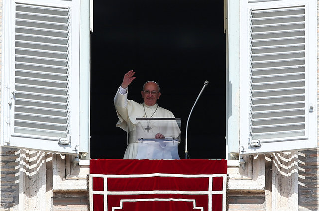 Papa Francisco viaja a Asís para pedir paz en el mundo