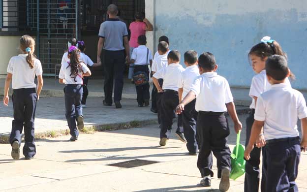 En el Zulia 386 liceos incorporarán cambio curricular este mes