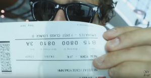 A este hombre le regalaron un viaje en primera clase en la aerolínea más cara del mundo (Video)