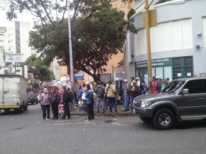 Caos en Chacaíto por falta de transporte #21Sep (fotos)