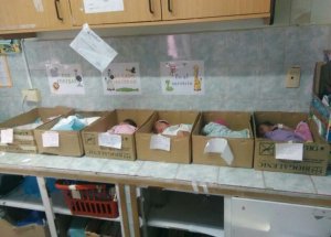 Así reseñó La Razón el caso de recién nacidos en cajas en un hospital venezolano (Foto)