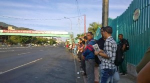 Autobuses de la ruta Caracas- La Guaira desaparecen para presionar el aumento