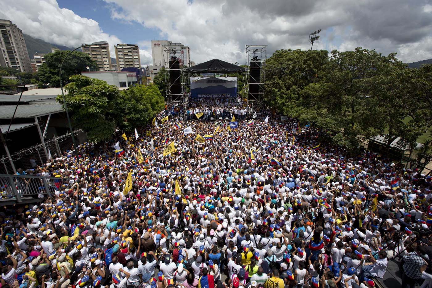 Unidad convoca a toma de Venezuela el próximo #26Oct en rechazo a suspensión del 20%