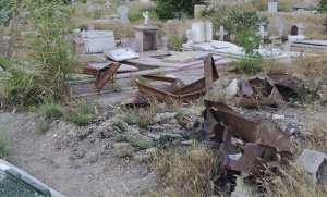 Más de diez tumbas diarias profanan en el cementerio de Barquisimeto (fotos)