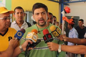 Ocariz otorgó recursos a vecinos del municipio Sucre para ejecutar micro proyectos