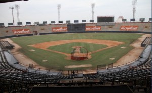 Estadio Luis Aparicio aún no muestra su mejor rostro para la temporada de béisbol (fotos)