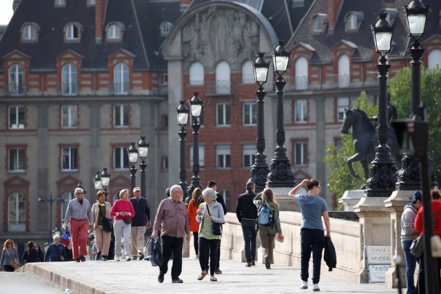 2016-09-26T131506Z_1047788771_D1BEUDNIJYAB_RTRMADP_3_FRANCE-ENVIRONMENT-PARIS