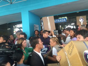 Lilian Tintori entrega insumos médicos en el Hospital J.M. de los Ríos (Fotos + Videos)