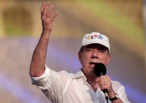 Santos insta a Gobierno y oposición venezolana a dialogar con apoyo del Vaticano