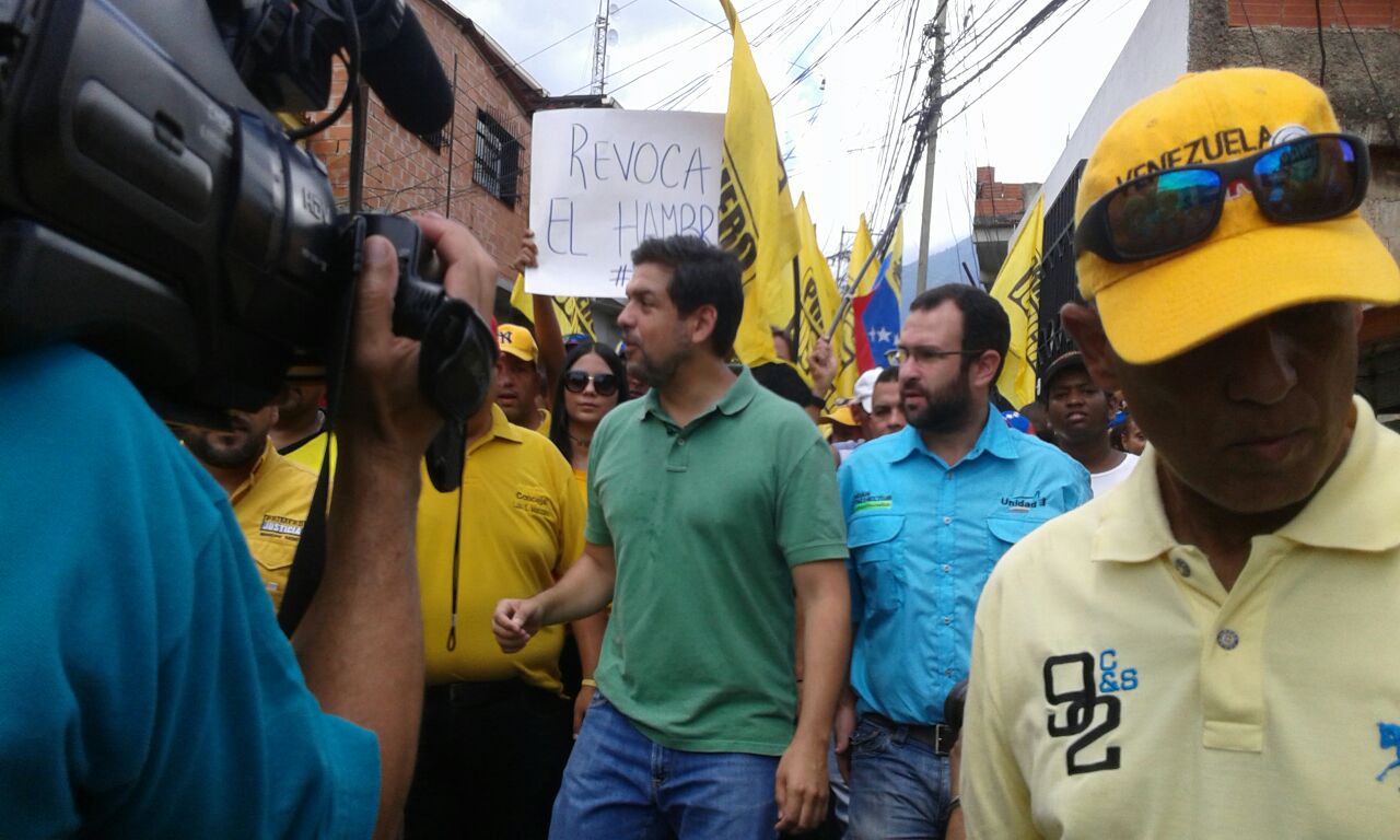 Carlos Ocariz: Todos los que queremos un cambio debemos ir a firmar