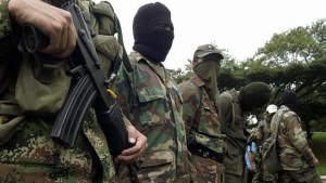 Farc inició destrucción de explosivos tras entrar en vigencia paz en Colombia