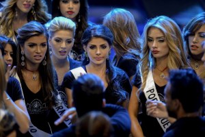 Miss Venezuela enfrenta la crisis para continuar el show