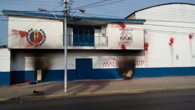 Bandas del Psuv atacaron sede de AD en Anzoátegui, denuncia Ramos Allup (fotos)