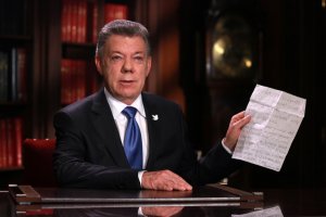 Víctimas del conflicto en Colombia acompañan a Santos para recibir Nobel