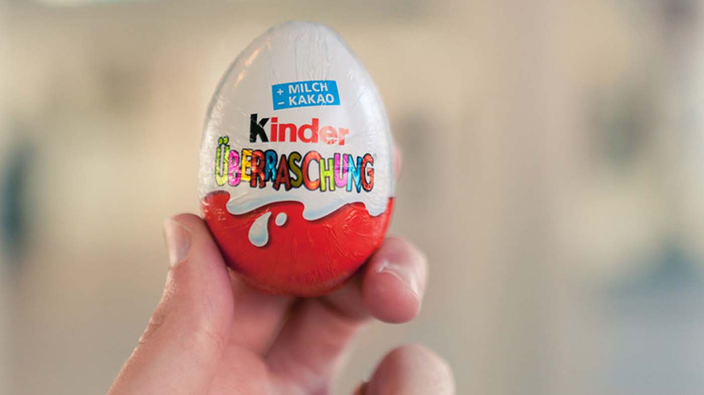 Discover that Kinder eggs hide a second useful surprise for mobile phones (video)