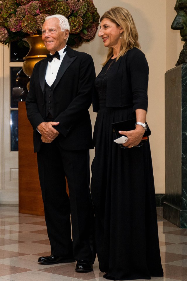 Giorgio Armani junto a su esposa, Agnese Landini. / AFP PHOTO / ZACH GIBSON
