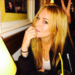 Lindsay Lohan mostró sus lolas en Instagram y luego se arrepintió ¡pero nosotros tenemos la foto!