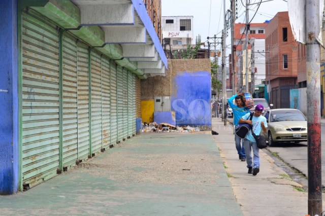 Además del cierre de los establecimientos, se pueden observar el deterioro existente a sus alrededores. / Foto: JOSÉ RODRÍGUEZ