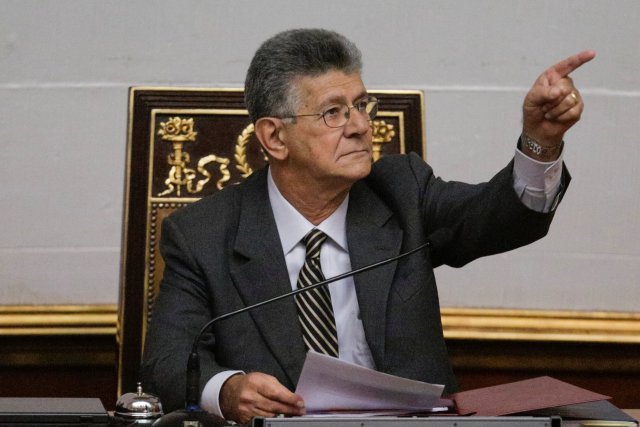 Henry Ramos Allup, President of the National Assembly and deputy of the Venezuelan coalition of opposition parties (MUD), attends a session of the National Assembly in Caracas, Venezuela October 23, 2016. REUTERS/Marco Bello