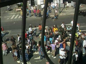 Protesta de buhoneros en Quinta Crespo este #23Oct