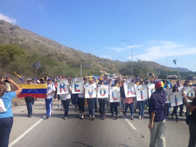 Foto: Estudiantes y sociedad civil dicen presente en La Toma De Venezuela en Nueva Esparta / twitter