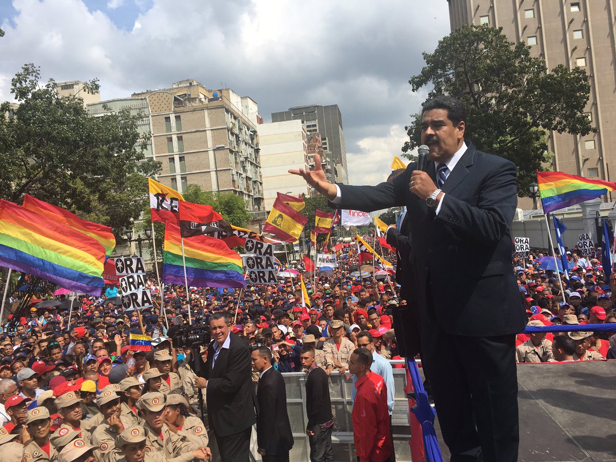 ¡OH, SORPRESA! Para Maduro la concentración frente a Miraflores fue inesperada (Video)
