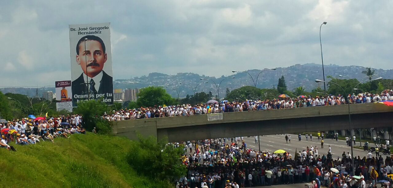 Así se escuchó #LaTomaDeVenezuela en Caracas (Video)