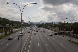 Caracas “se despierta y se acuesta” sin ajetreos ni trancas