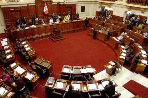 El Congreso de Perú condena al régimen de Maduro y pide salida de embajador