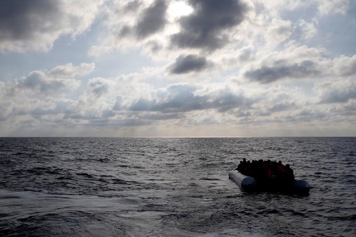 Guardia costera italiana halla 12 cadáveres de migrantes y rescata a 29