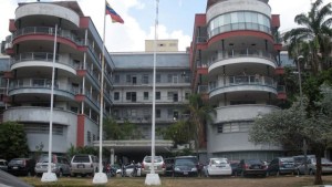 Médicos del Hospital Clínico Universitario denuncian falta de insumos