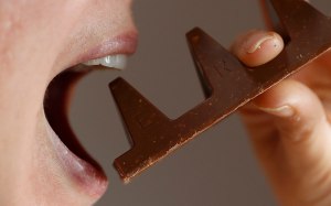 ¿Comer cuántos chocolates, naranjas o pasta de dientes podría matarte?