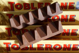 El escándalo por el cambio de diseño en los triángulos del chocolate Toblerone (Fotos)