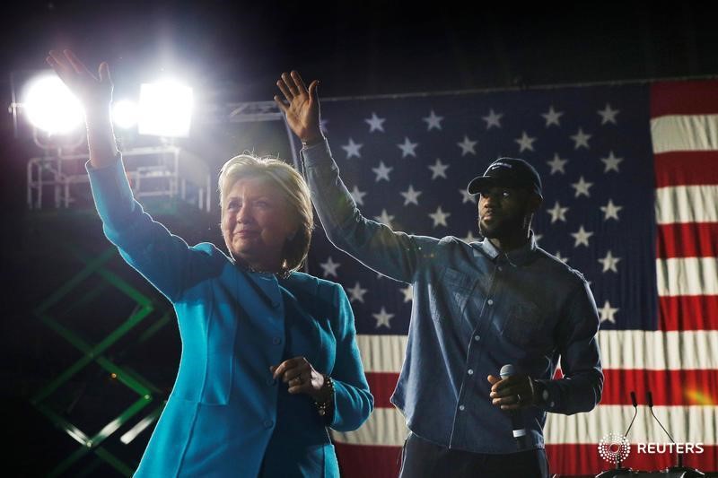 LeBron James manda mensaje de ánimo tras derrota de Hillary Clinton