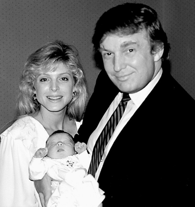 Trump se casó en 1977 con Ivana Zelní?ková, con quien tuvo tres hijos: Donald Jr., Ivanka y Eric. Se divorciaron en 1992