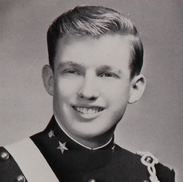 Donald Trump en la academia militar de Nueva York, 1964. Fue inscripto por sus padres a los 13 años, tras tener problemas de conducta que llevaron a su salida de la escuela