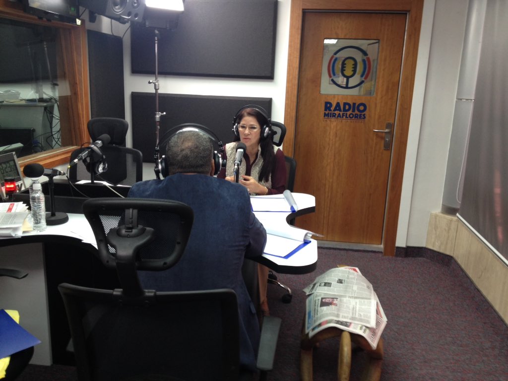 Cilia Flores estrena programa de radio “Decisiones”