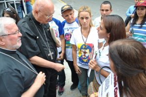 Familiares de presos políticos fueron recibidos por el Monseñor Claudio Celli