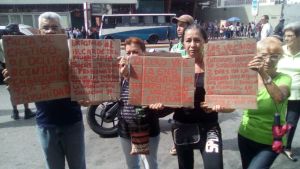 Vecinos de Los Ruices denuncian agresión de la GNB en protesta por agua y comida