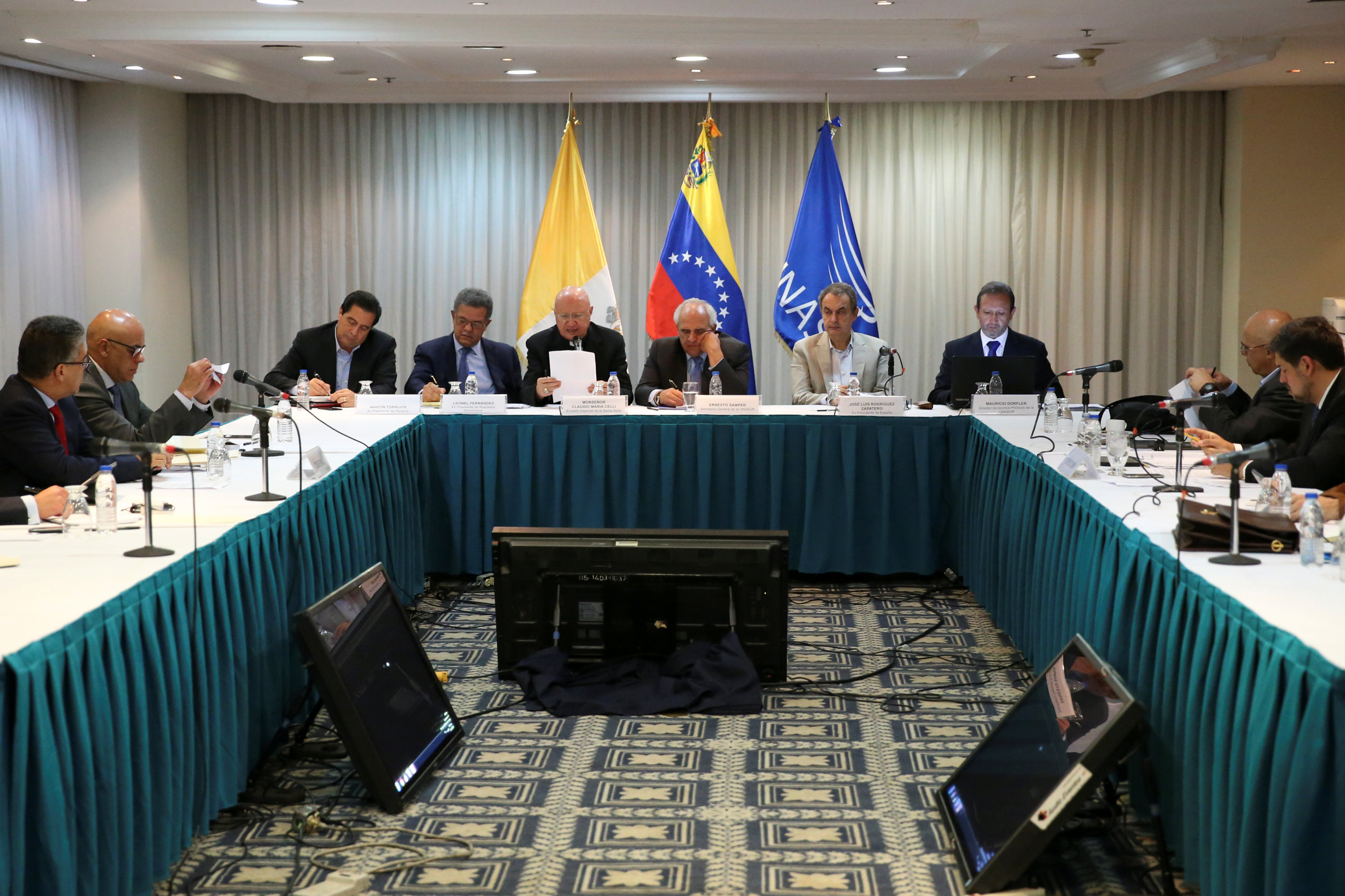 Gobierno y Unidad se reúnen por tercera vez: Se espera que anuncien acuerdos esta tarde
