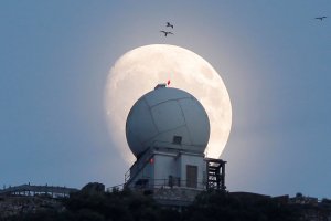 Así se ha visto la Súper Luna en distintas partes del mundo (fotos)