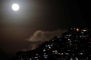 Espectaculares imágenes de la superluna en Caracas