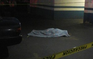 Por un vaso de agua asesinan a un hombre en estacionamiento de Centro Plaza